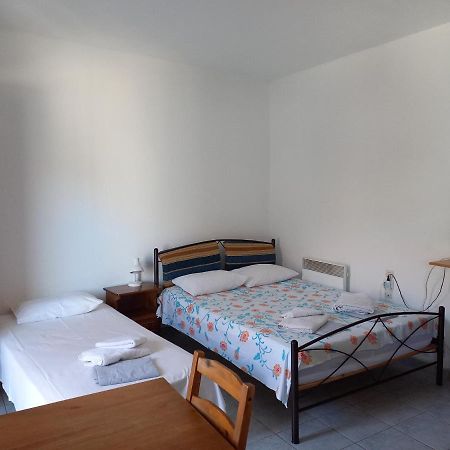 Apartment Kasperakos Skiathos Town Bagian luar foto
