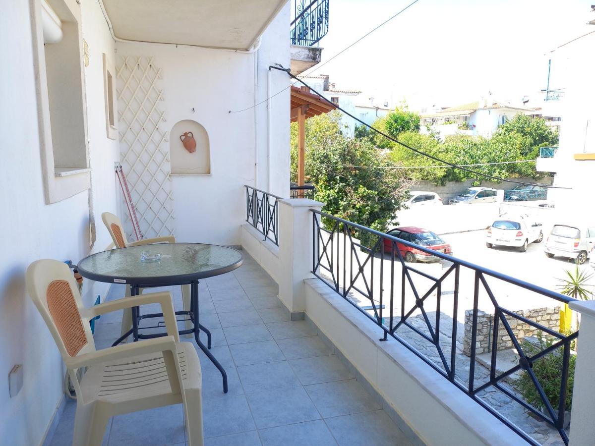 Apartment Kasperakos Skiathos Town Bagian luar foto